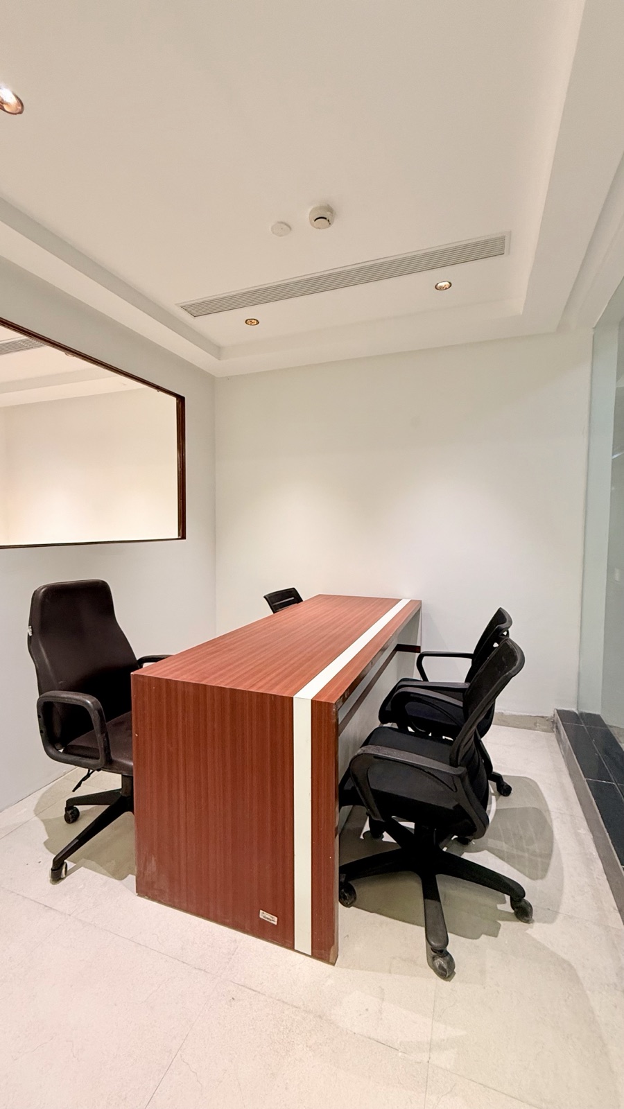 945 sq ft Fully Furnished Office for Sale · Bestech Business Towers — Vacant Office Space — Sector 66, Mohali